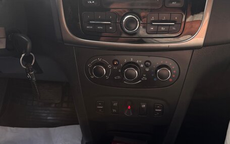 Renault Logan II, 2015 год, 750 000 рублей, 19 фотография