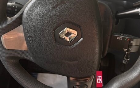 Renault Logan II, 2015 год, 750 000 рублей, 21 фотография