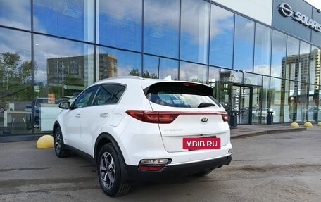 KIA Sportage IV рестайлинг, 2020 год, 2 415 000 рублей, 5 фотография