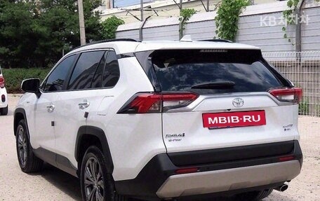 Toyota RAV4, 2022 год, 2 450 013 рублей, 3 фотография