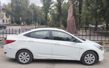 Hyundai Solaris II рестайлинг, 2016 год, 600 000 рублей, 3 фотография