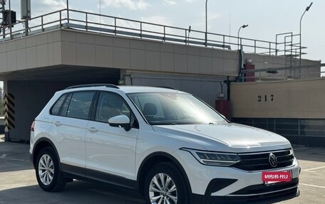 Volkswagen Tiguan II, 2021 год, 2 700 000 рублей, 3 фотография