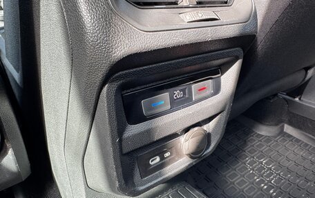 Volkswagen Tiguan II, 2021 год, 2 700 000 рублей, 19 фотография