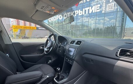 Volkswagen Polo VI (EU Market), 2018 год, 975 000 рублей, 3 фотография