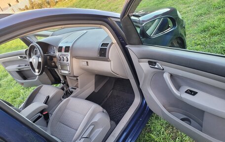 Volkswagen Touran III, 2007 год, 620 000 рублей, 18 фотография