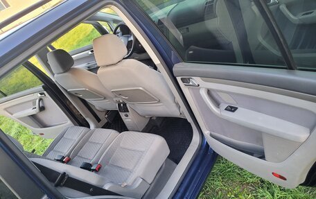 Volkswagen Touran III, 2007 год, 620 000 рублей, 20 фотография