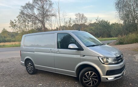Volkswagen Transporter T6 рестайлинг, 2018 год, 2 200 000 рублей, 4 фотография