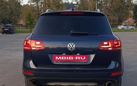 Volkswagen Touareg III, 2011 год, 1 870 000 рублей, 4 фотография