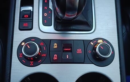 Volkswagen Touareg III, 2011 год, 1 870 000 рублей, 14 фотография