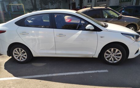 Hyundai Solaris II рестайлинг, 2018 год, 1 250 000 рублей, 2 фотография