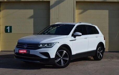 Volkswagen Tiguan II, 2021 год, 2 995 000 рублей, 1 фотография