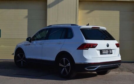 Volkswagen Tiguan II, 2021 год, 2 995 000 рублей, 4 фотография