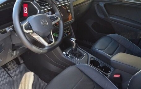 Volkswagen Tiguan II, 2021 год, 2 995 000 рублей, 9 фотография