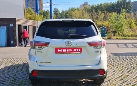 Toyota Highlander III, 2015 год, 3 300 000 рублей, 7 фотография