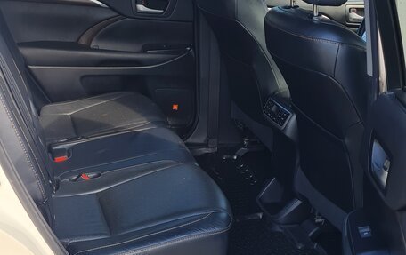 Toyota Highlander III, 2015 год, 3 300 000 рублей, 10 фотография