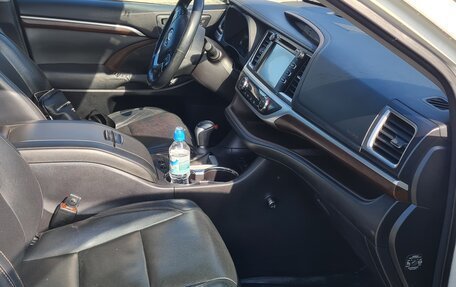 Toyota Highlander III, 2015 год, 3 300 000 рублей, 13 фотография