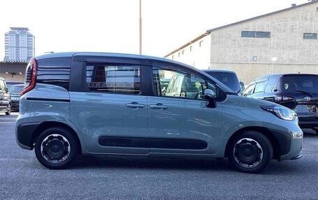 Toyota Sienta, 2022 год, 1 480 000 рублей, 5 фотография