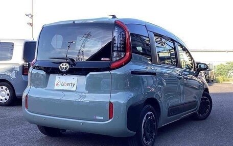 Toyota Sienta, 2022 год, 1 480 000 рублей, 6 фотография