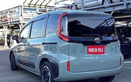 Toyota Sienta, 2022 год, 1 480 000 рублей, 7 фотография