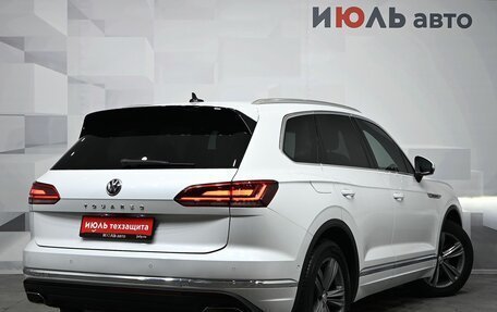 Volkswagen Touareg III, 2018 год, 4 400 000 рублей, 7 фотография