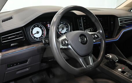 Volkswagen Touareg III, 2018 год, 4 400 000 рублей, 17 фотография