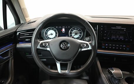 Volkswagen Touareg III, 2018 год, 4 400 000 рублей, 18 фотография