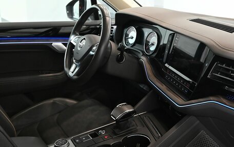Volkswagen Touareg III, 2018 год, 4 400 000 рублей, 19 фотография