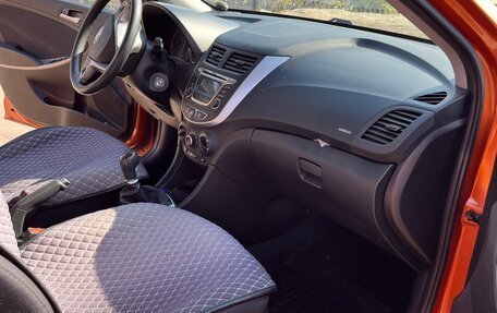 Hyundai Solaris II рестайлинг, 2015 год, 1 100 000 рублей, 7 фотография