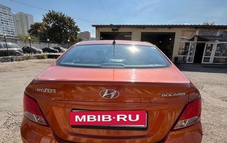 Hyundai Solaris II рестайлинг, 2015 год, 1 100 000 рублей, 2 фотография