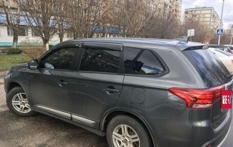 Mitsubishi Outlander III рестайлинг 3, 2017 год, 1 700 000 рублей, 17 фотография