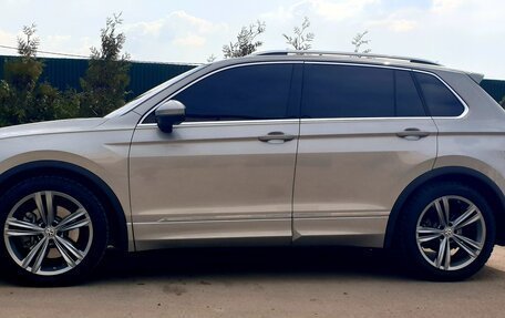 Volkswagen Tiguan II, 2020 год, 4 350 000 рублей, 1 фотография