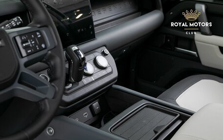 Land Rover Defender II, 2024 год, 15 100 000 рублей, 9 фотография
