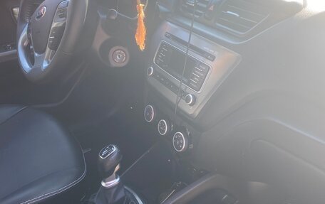 KIA Rio III рестайлинг, 2016 год, 1 000 000 рублей, 16 фотография