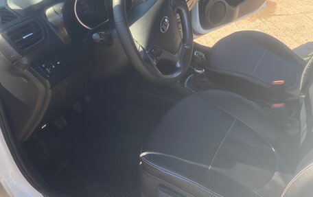 KIA Rio III рестайлинг, 2016 год, 1 000 000 рублей, 20 фотография