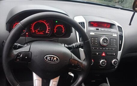 KIA cee'd I рестайлинг, 2011 год, 800 000 рублей, 10 фотография