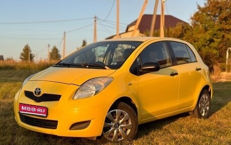 Toyota Yaris III рестайлинг, 2010 год, 489 000 рублей, 1 фотография