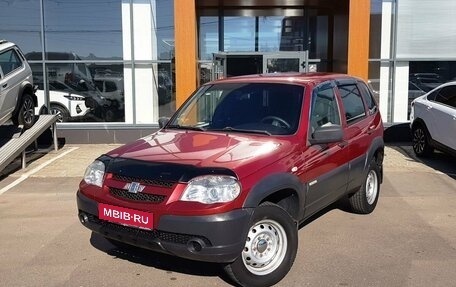 Chevrolet Niva I рестайлинг, 2017 год, 750 000 рублей, 1 фотография
