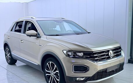 Volkswagen T-Roc I, 2021 год, 1 715 000 рублей, 3 фотография