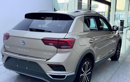 Volkswagen T-Roc I, 2021 год, 1 715 000 рублей, 4 фотография