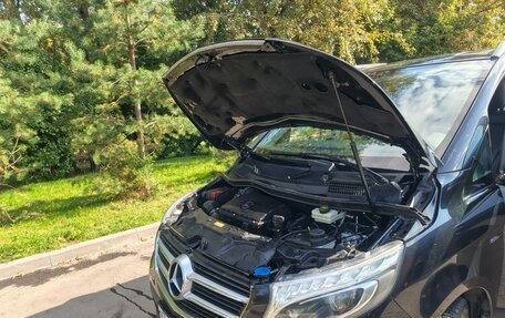 Mercedes-Benz V-Класс, 2017 год, 4 500 000 рублей, 4 фотография