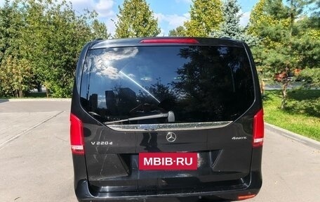 Mercedes-Benz V-Класс, 2017 год, 4 500 000 рублей, 2 фотография