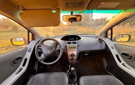 Toyota Yaris III рестайлинг, 2010 год, 489 000 рублей, 5 фотография