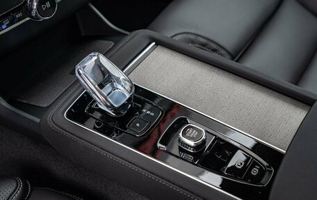 Volvo XC90 II рестайлинг, 2025 год, 15 000 000 рублей, 17 фотография