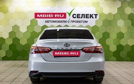 Toyota Camry, 2020 год, 2 650 000 рублей, 4 фотография