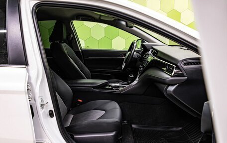 Toyota Camry, 2020 год, 2 650 000 рублей, 11 фотография