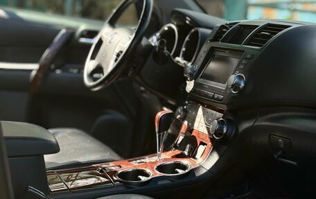 Toyota Highlander III, 2011 год, 2 200 000 рублей, 12 фотография