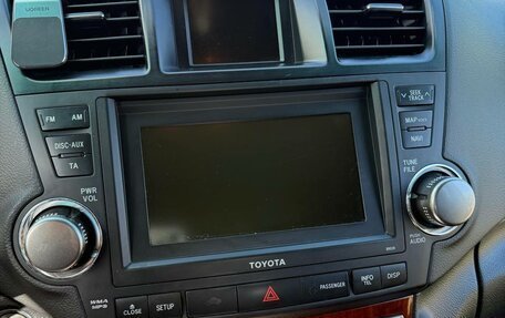 Toyota Highlander III, 2011 год, 2 200 000 рублей, 10 фотография