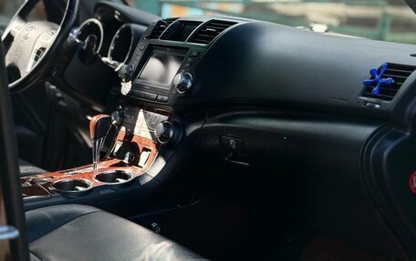 Toyota Highlander III, 2011 год, 2 200 000 рублей, 11 фотография