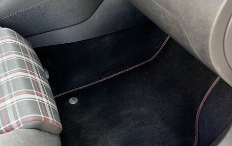 Volkswagen Golf GTI VII, 2011 год, 2 450 000 рублей, 10 фотография