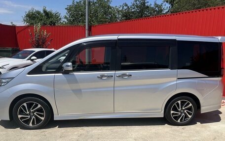 Honda Stepwgn IV, 2017 год, 1 650 000 рублей, 4 фотография